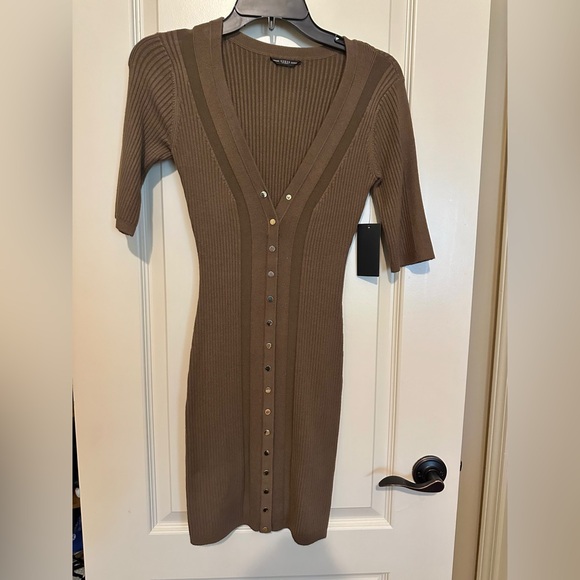 SOLD OUT - Picture 2 of 4